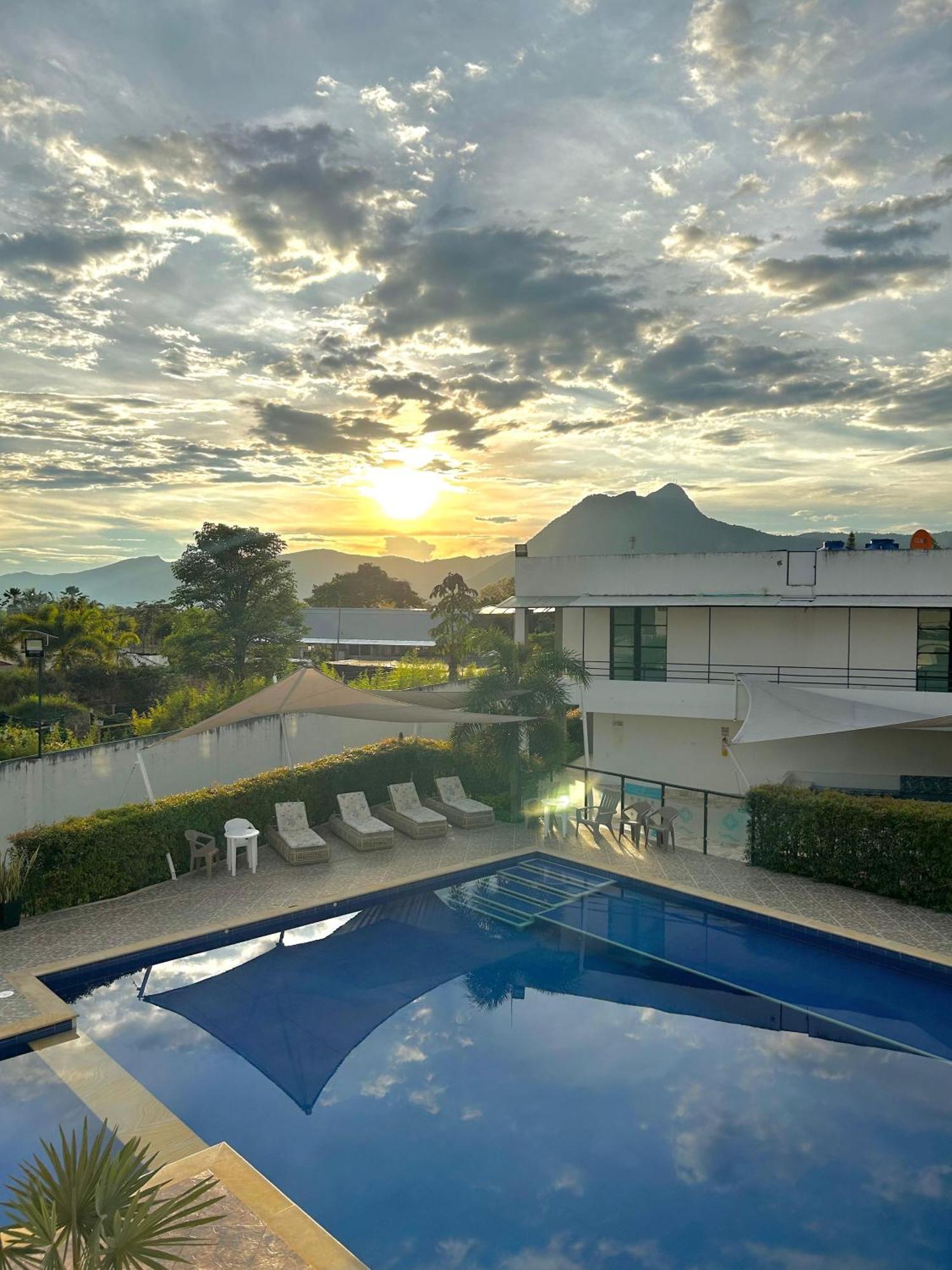 Hotel Celeste Inn Chinauta- Fusagasuga Εξωτερικό φωτογραφία